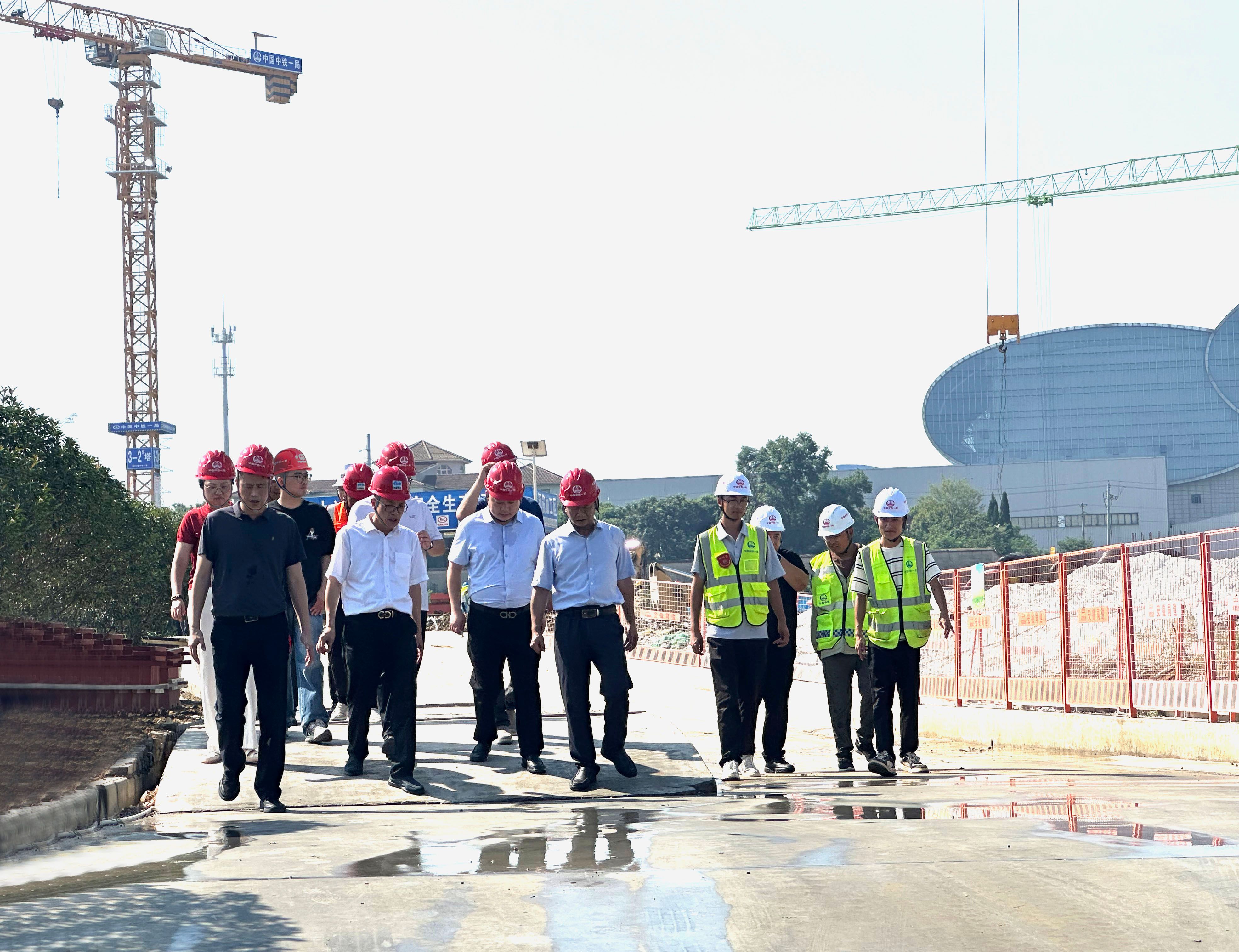 16454508792859617306